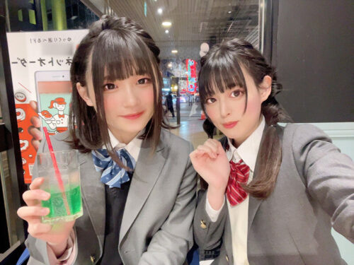 【速報】ワイ、今から女装JK2人のレズセAVで抜くことを決意