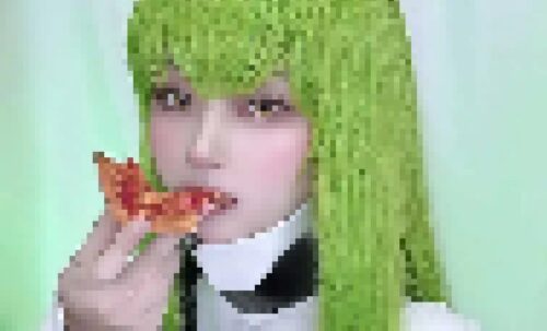 【画像】白人まんさんのリアルすぎるC.C.コスプレｗｗｗｗｗｗ