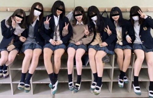 【ﾑﾁﾑﾁ】むちむちエッチなJK集団、ふともも展覧会を開いてしまうｗｗｗｗｗｗｗ