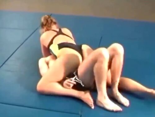 【動画】金髪女子「男相手でもレスリング余裕よ？」→まさかの展開にｗ
