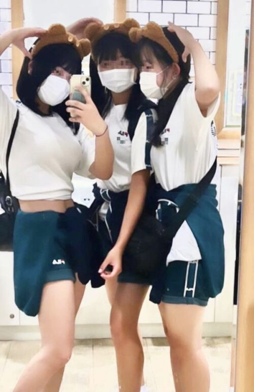 【画像】ＪＫ「体操服のまま遊びに来ちゃったﾊﾟｼｬｯ」