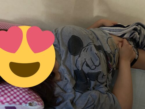 【画像】巨乳まんさんのだらしないプライベート写真がエロすぎるｗｗｗｗ