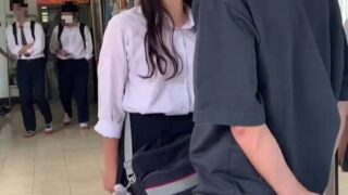 【画像】女子高生さん、メス顔になってしまうwwwのアイキャッチ画像