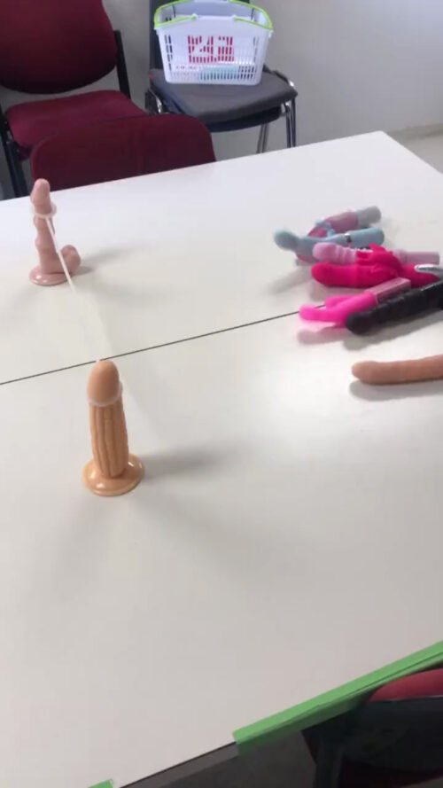 【衝撃】女子大生「ディルド集めてレースしよ」→やってみた結果…ｗｗｗ