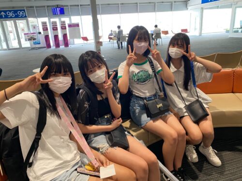 【画像】スレンダー美少女えちえち生脚JC4人組おったｗｗｗｗｗｗｗｗｗｗｗ