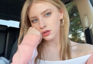 【画像大量】白人お姉さんの極上過ぎる柔らかバストに見惚れるｗ