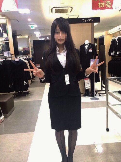 【画像あり】最近の新卒の女の子、リクルートスーツがかなり良いｗｗ