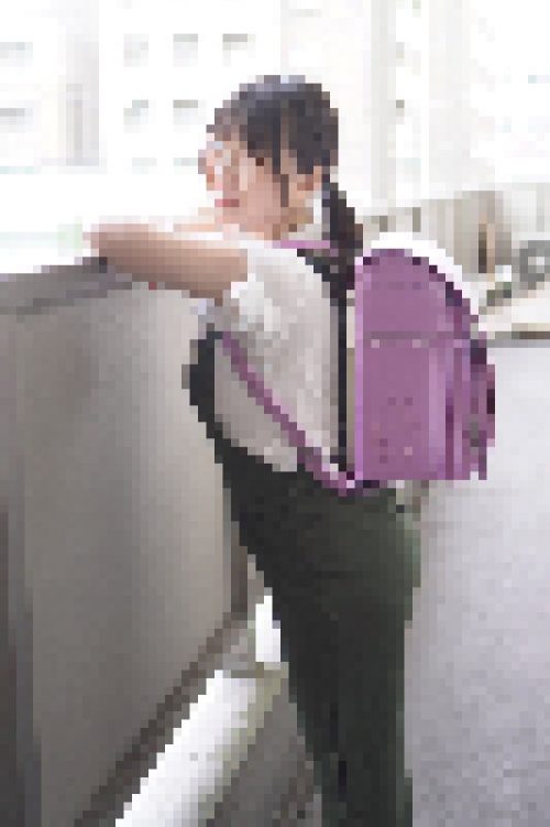 【画像】本物の女子小学生にしか見えない合法ロリGカップが発見される