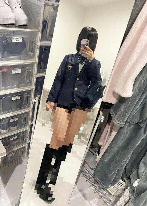 【画像】ＪＫさん、ムチムチすぎる太もも自撮りを晒してしまうｗｗｗｗｗｗ