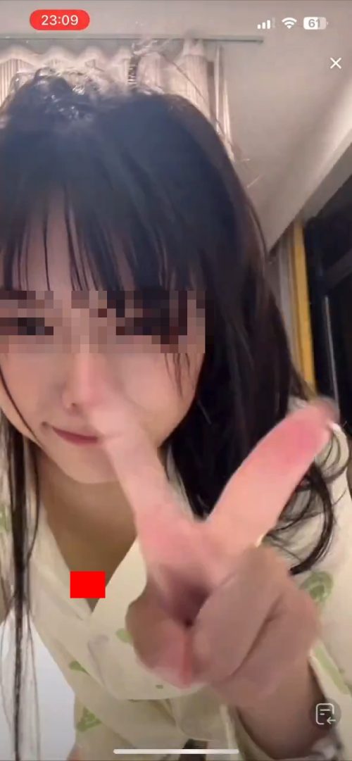 【動画】隠れ巨乳JK「服の出し入れってこういうこと？w」→おっぱいを全世界へ公開ｗｗｗｗｗｗｗｗ