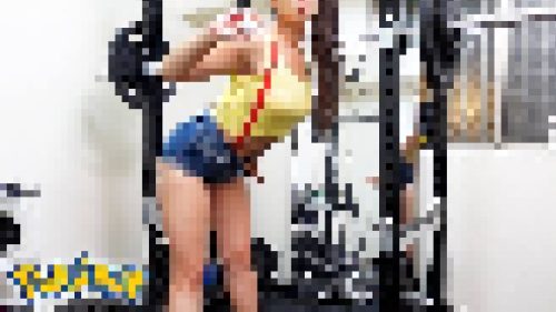 【画像】二児のママYouTuber(31)「今からポケモンのカスミのコスプレして筋トレしま～す」