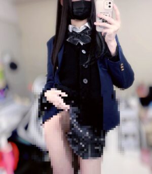 【画像】ボーイッシュ、スカートめくると履いてないｗｗｗｗｗｗｗｗｗｗ