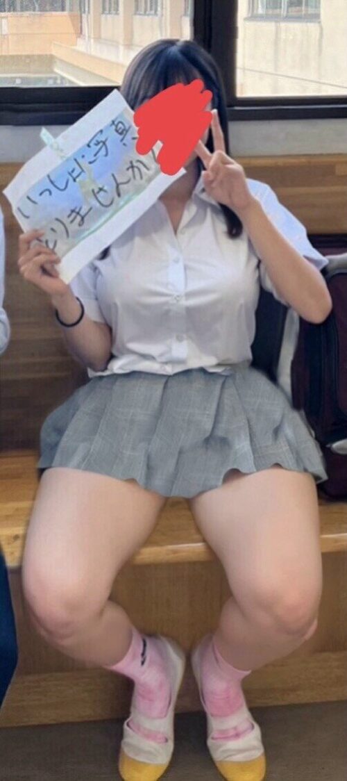 【画像】このＪＫ、控えめにムチムチがすぎるｗｗｗｗｗｗ