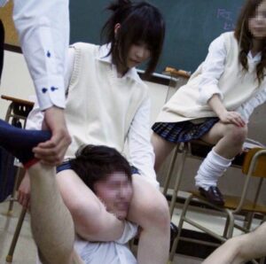 【画像】女子高生のイジメ、お前らの想像の10倍エグい