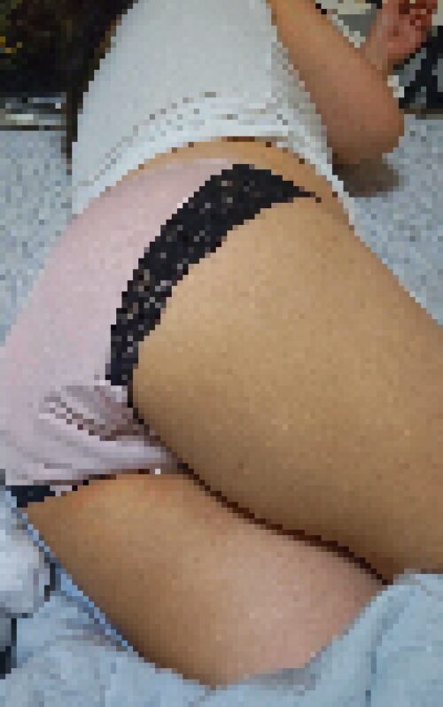【画像】嫁のケツも身体もエッチすぎるんやが