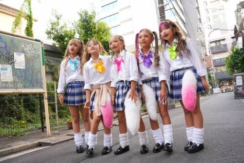 【画像】小学生ギャル集団、ガチで強そうWXWXWXXWXWXWXWXXWXWXWXWX