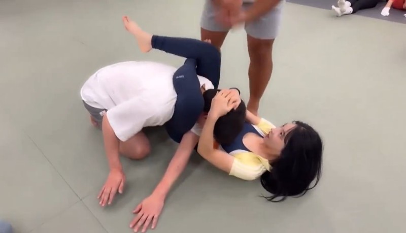 【動画あり】美人だらけの柔術教室、エッッッッすぎて素直に羨ましい