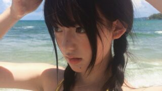 【画像】乳も無いくせにビキニになる女子wwwのサムネイル画像