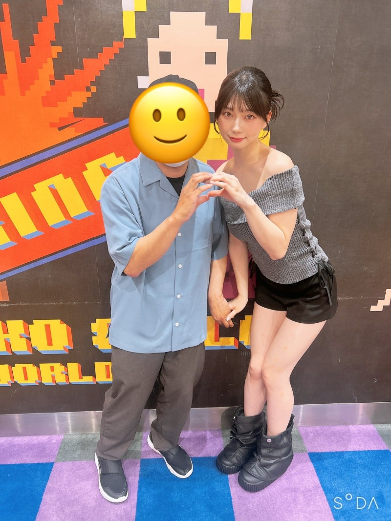 【画像】瀬戸環奈さん、ホビット男性にも優しい聖女だった