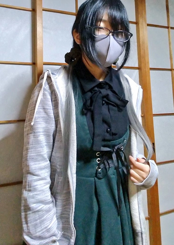 【画像】陰キャ女さん、二年間で垢抜けて別人みたいになってしまうｗ