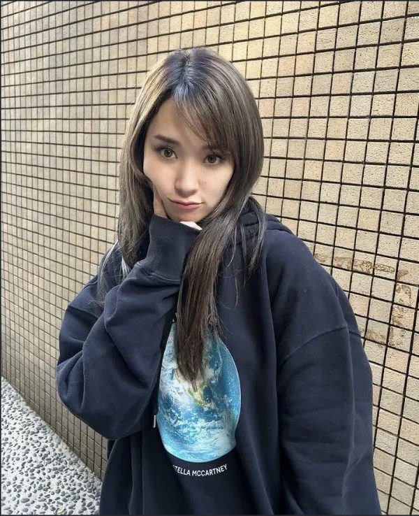 【画像】剛力彩芽さん(33)、なんかえっちな雰囲気になる