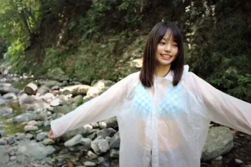 【画像】売れる女芸人、やはり美人でスタイルがいい